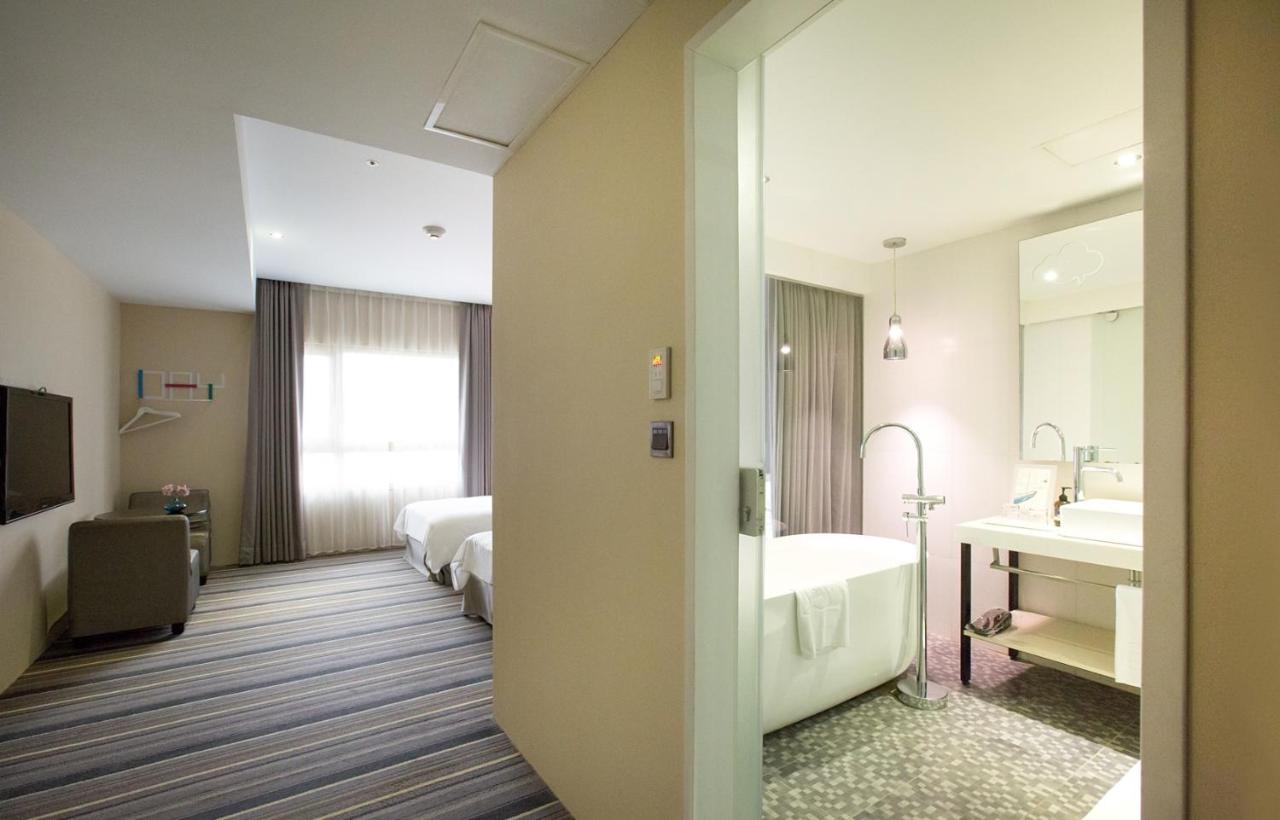 Hotelday Tamsui Eksteriør billede