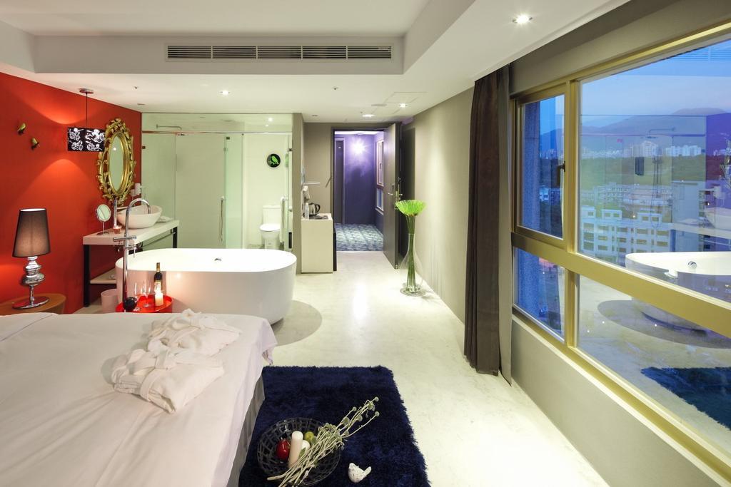 Hotelday Tamsui Eksteriør billede